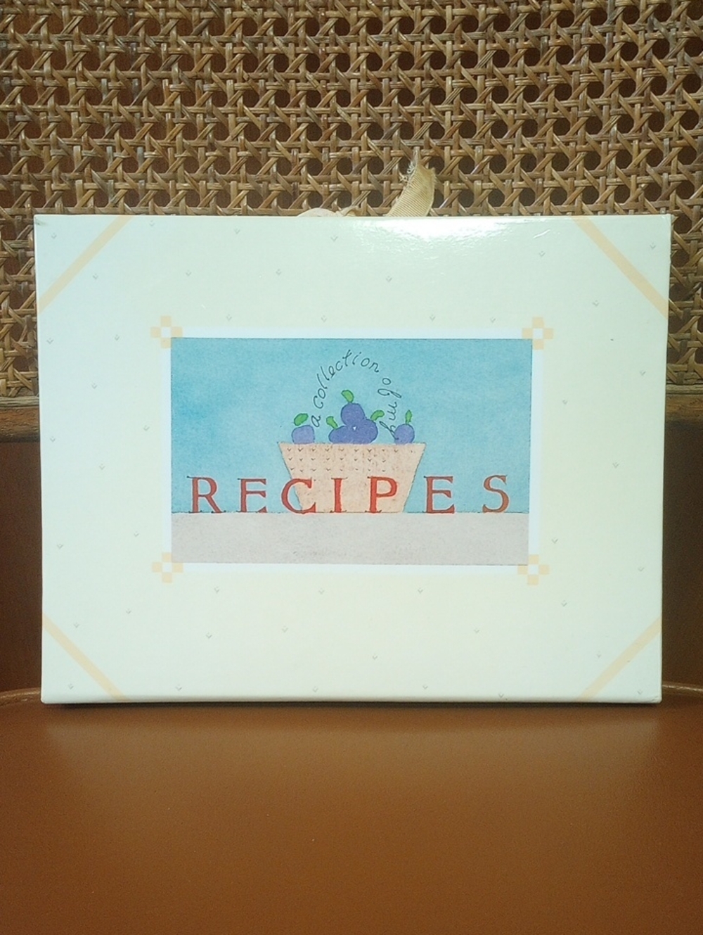 Lillian Vernon Vintage 1984 Recipe Organizer Accordion File. Cream Blue Tan Red